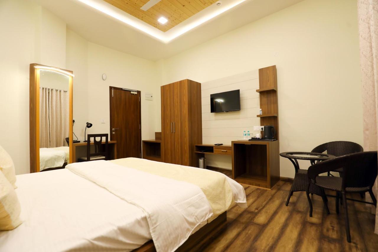Hotel Le Halcyon , Kasauli Solan Ngoại thất bức ảnh