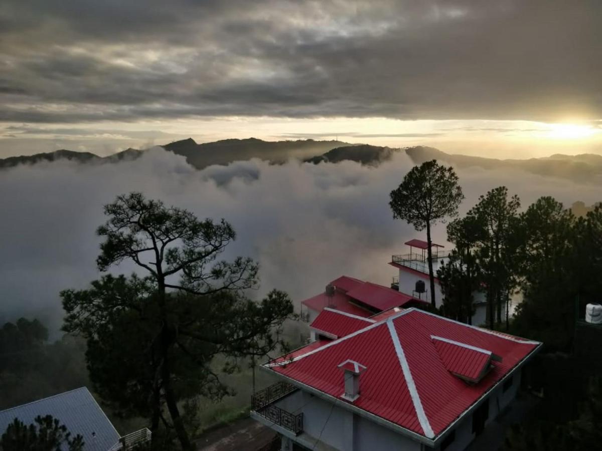 Hotel Le Halcyon , Kasauli Solan Ngoại thất bức ảnh