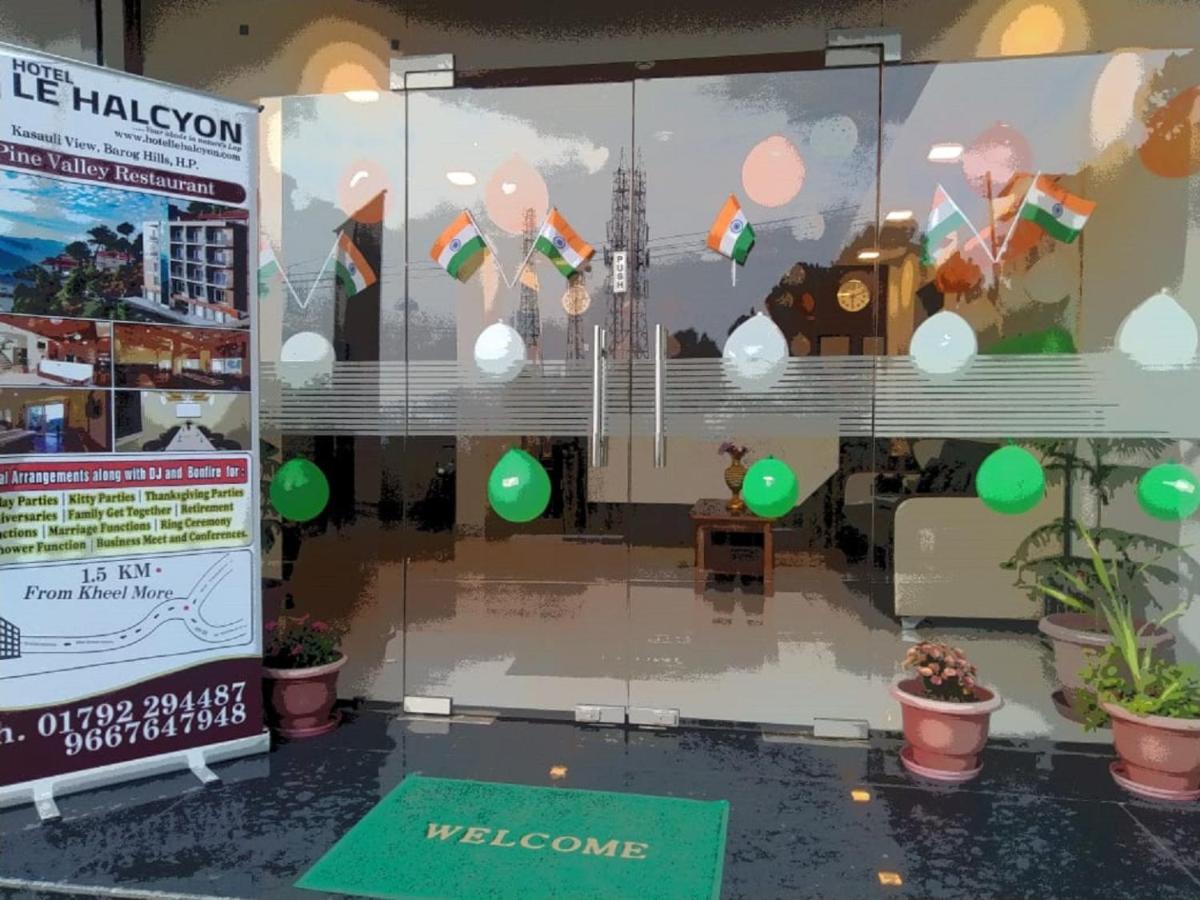 Hotel Le Halcyon , Kasauli Solan Ngoại thất bức ảnh