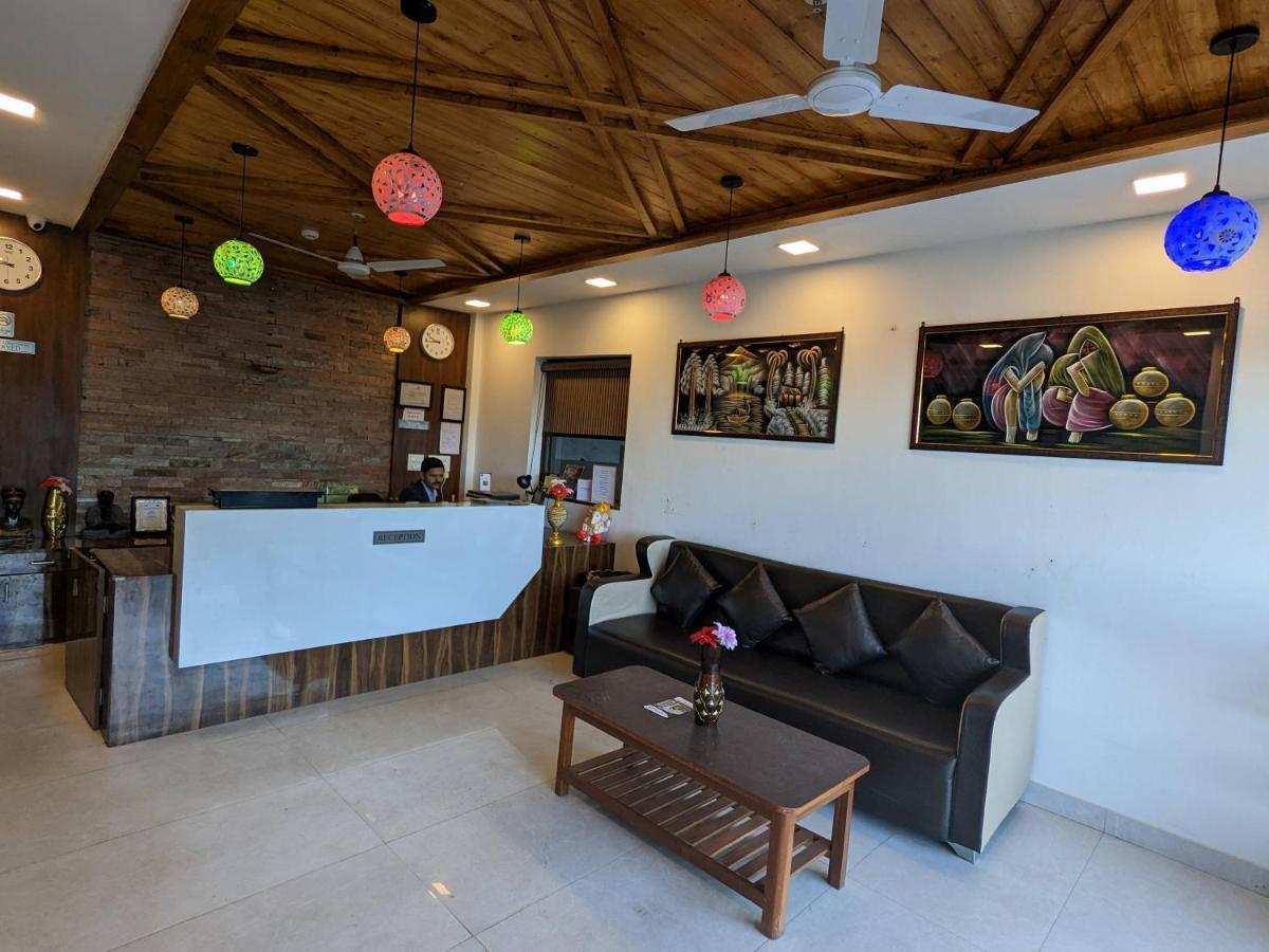 Hotel Le Halcyon , Kasauli Solan Ngoại thất bức ảnh
