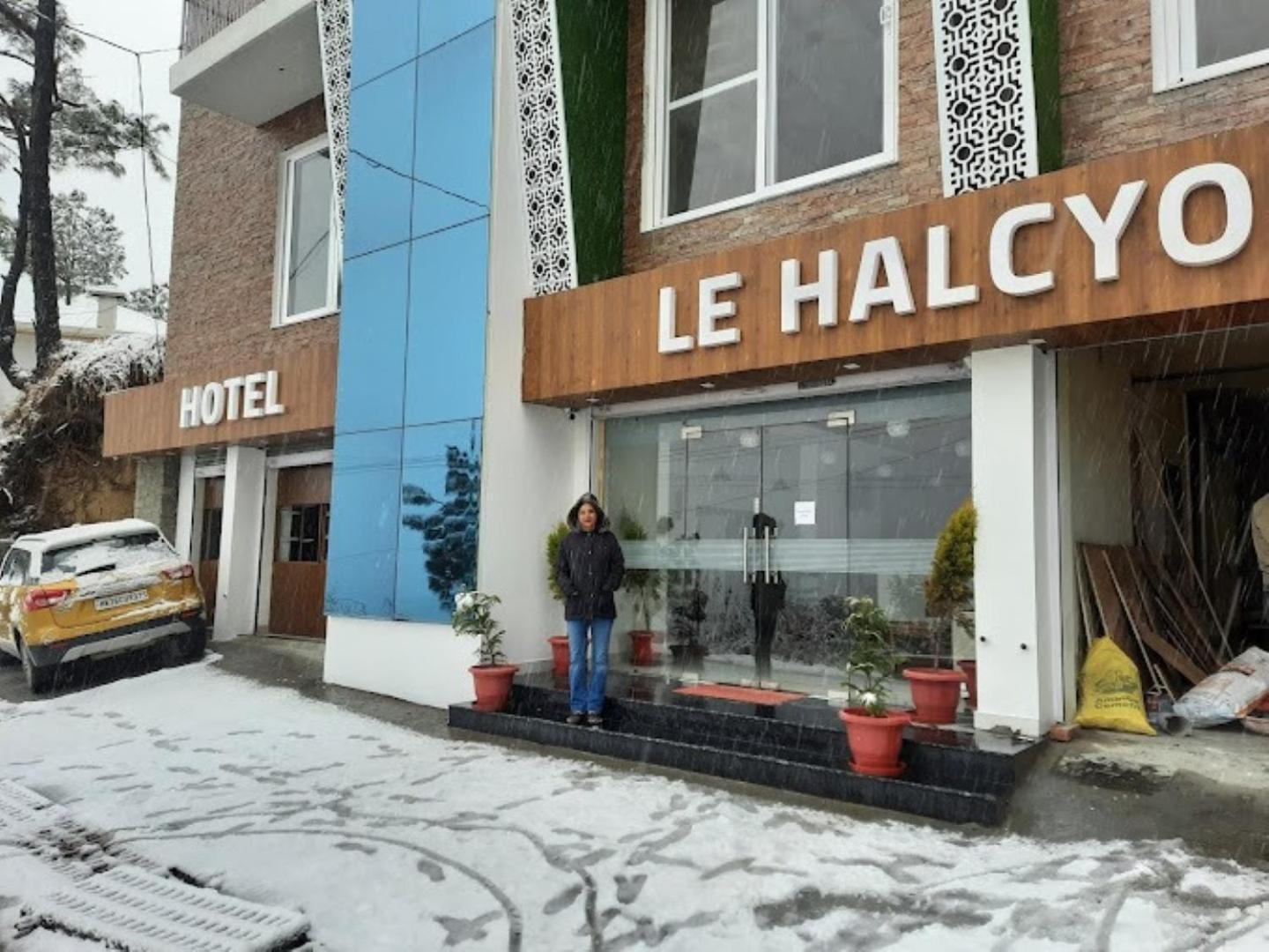 Hotel Le Halcyon , Kasauli Solan Ngoại thất bức ảnh