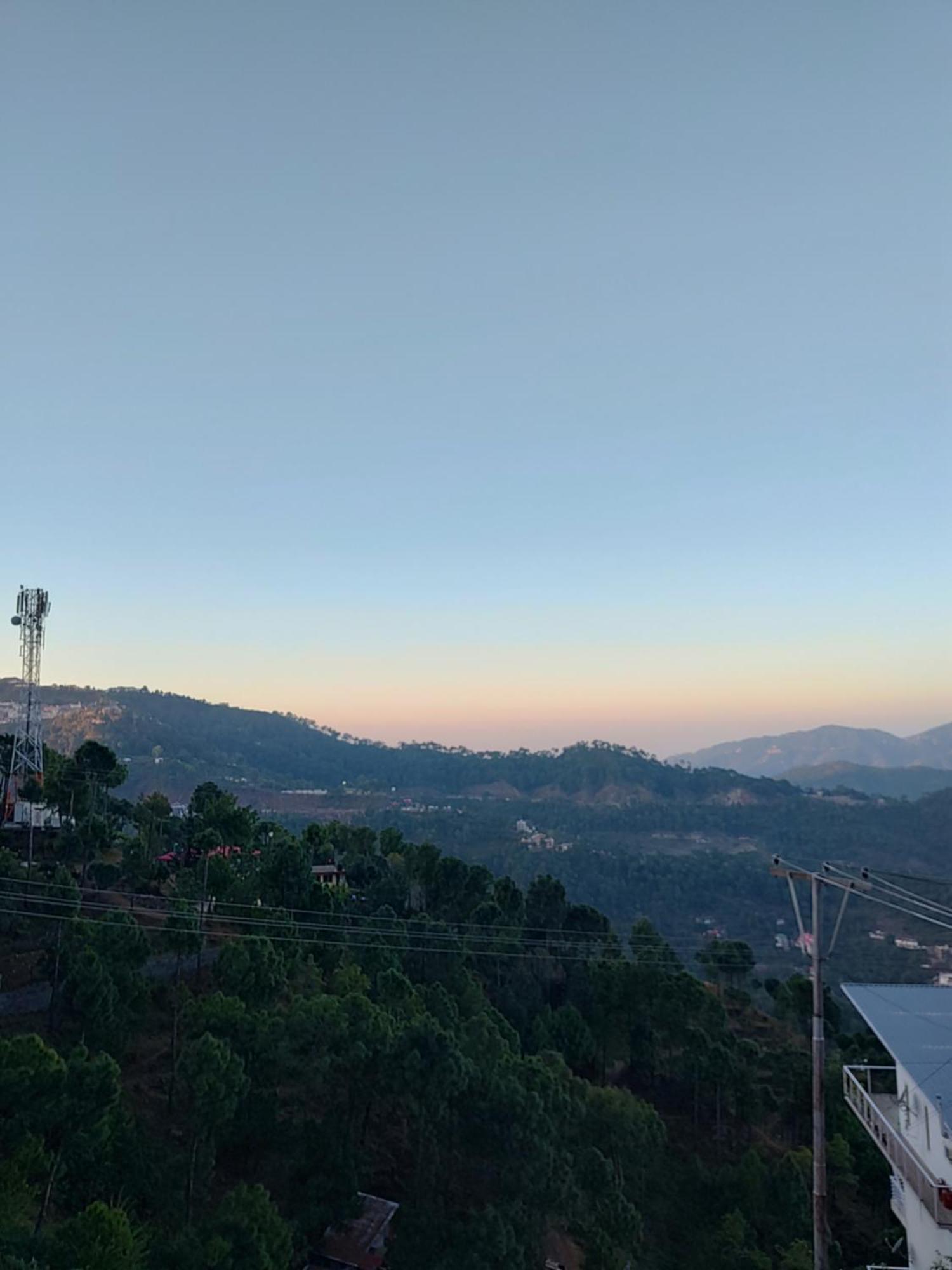 Hotel Le Halcyon , Kasauli Solan Ngoại thất bức ảnh
