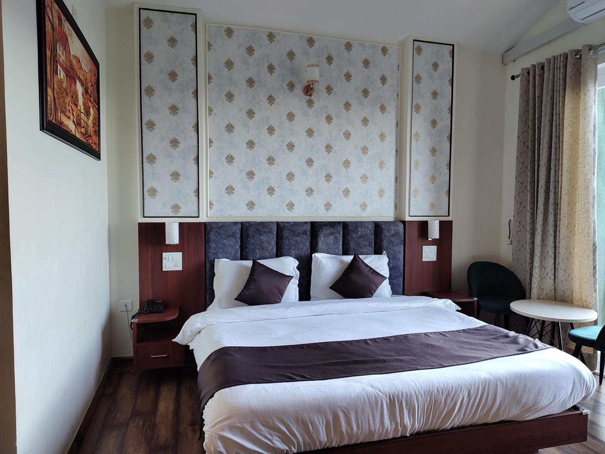 Hotel Le Halcyon , Kasauli Solan Ngoại thất bức ảnh