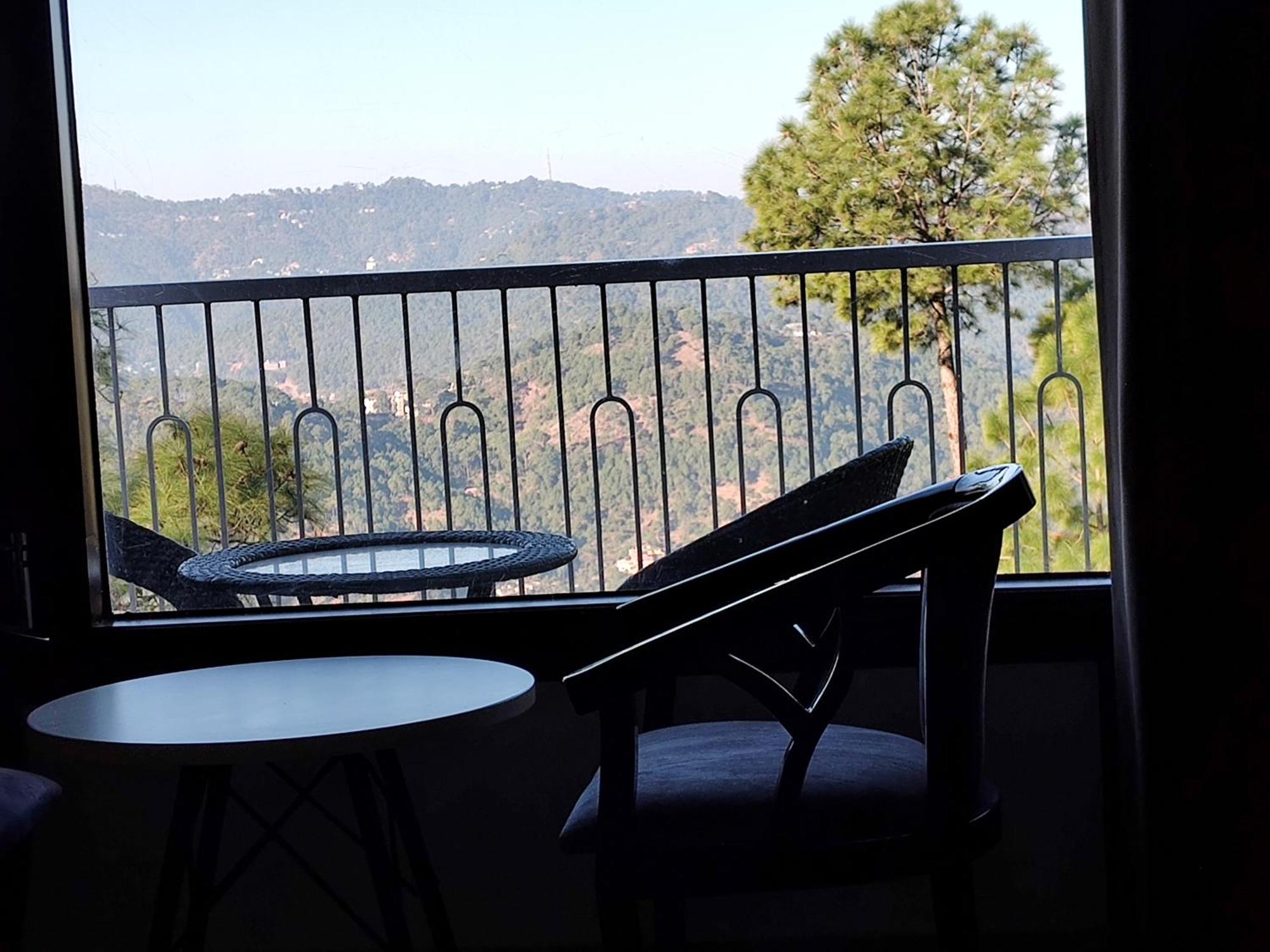 Hotel Le Halcyon , Kasauli Solan Ngoại thất bức ảnh