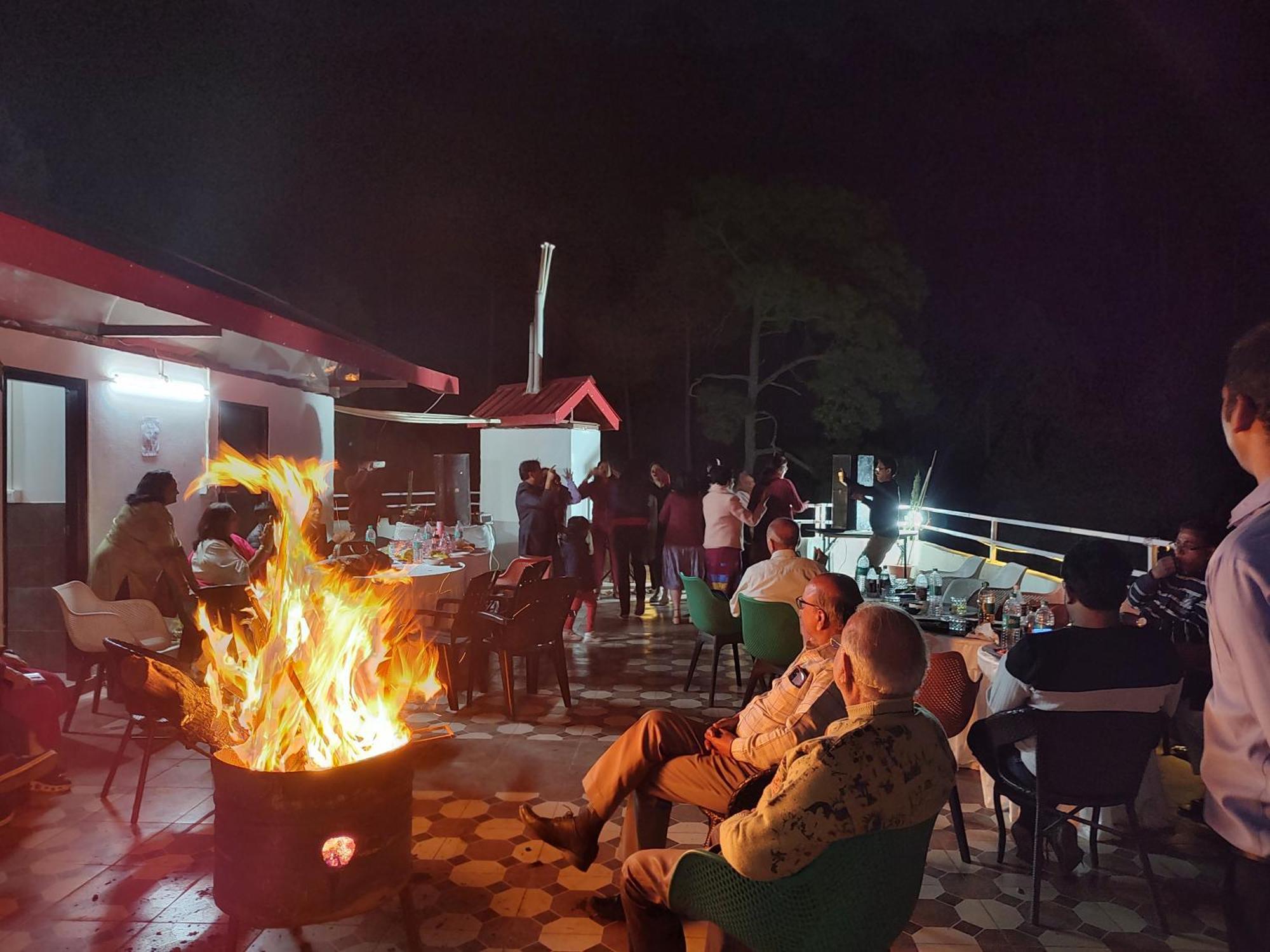 Hotel Le Halcyon , Kasauli Solan Ngoại thất bức ảnh