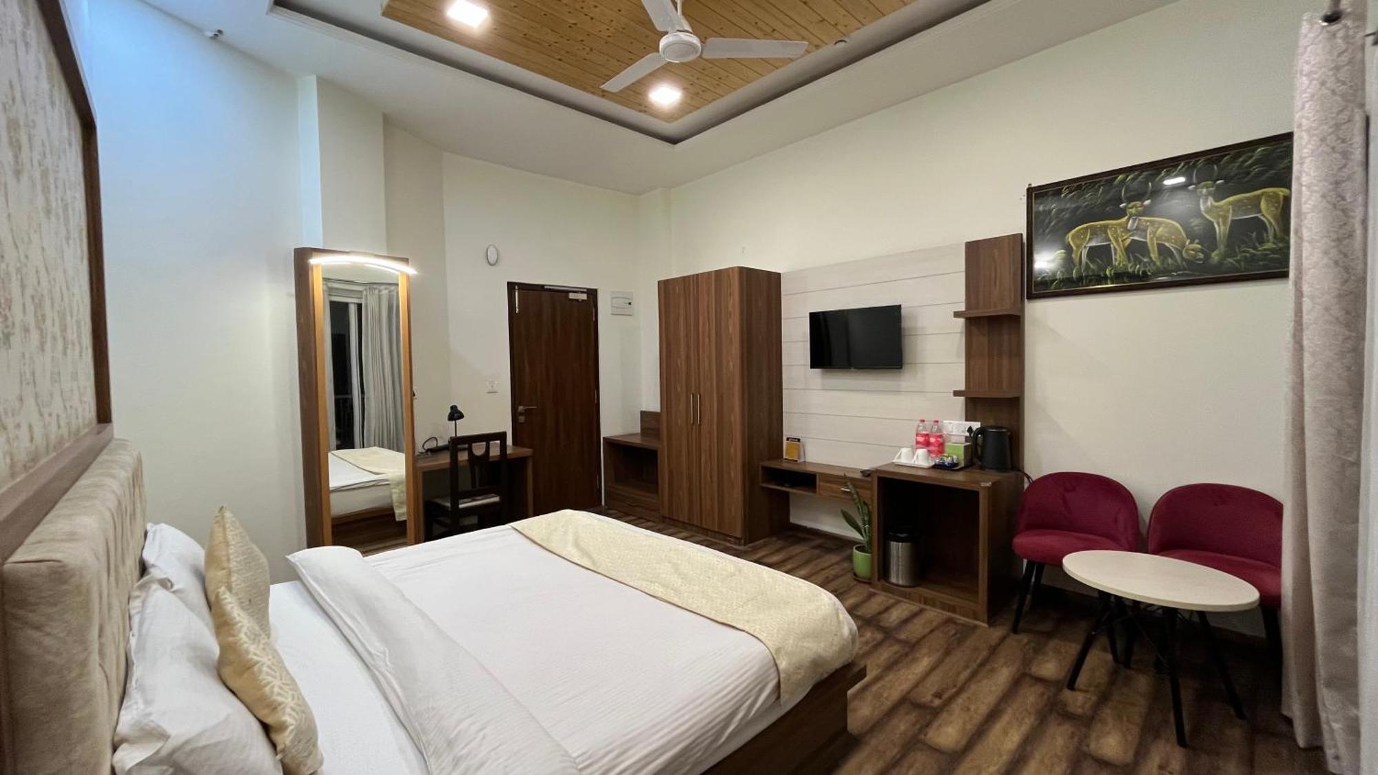 Hotel Le Halcyon , Kasauli Solan Ngoại thất bức ảnh